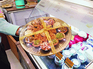 Spanish Ganesha, Italian puja thali