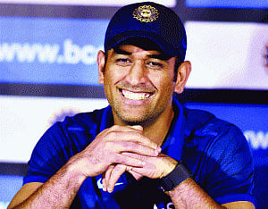 Dhoni lauds veterans' comeback
