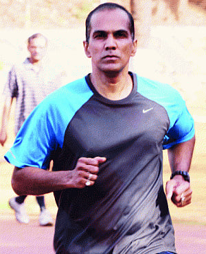 Delhi runs long