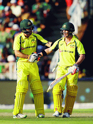 Aus square series with last-ball win
