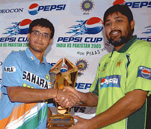 Sourav, Inzamam urge resumption of India-Pakistan series