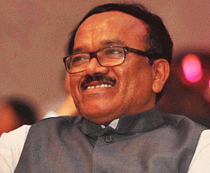 Parsekar had refused Mallya's b'day party invite