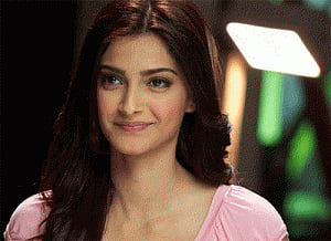 Sonam has no new film post 'Neerja', feels 'stressed out'