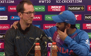 Australian scribe shares his 'sit-down' with Dhoni