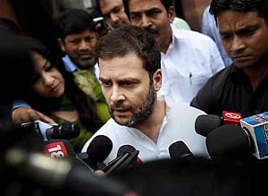 Rahul visits flyover collapse site, meets injured