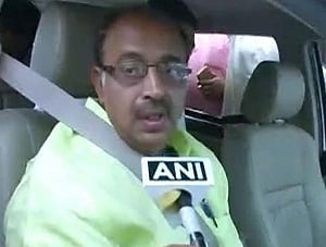 Vijay Goel fined for violating odd-even traffic scheme