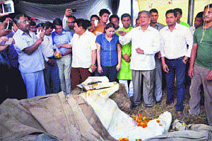 Shaktiman gives up fight for life