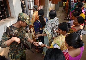 Violence claims one life, 40 per cent votes polled in Bengal