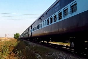 100 passengers onboard Gujarat-bound trains robbed in UP