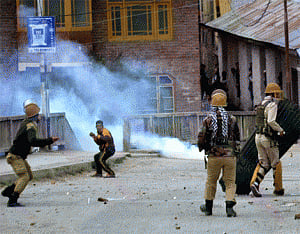 Minor clashes in Handwara again, no one injured