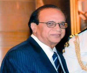 Ashok Mago receives 'Distinguished Alumni Award'