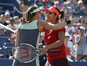 Sania-Martina beaten in Stuttgart Open final