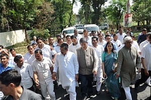 With BJP, 9 Cong MlAs posed as alternative govt: HC told