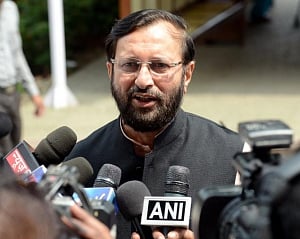 Agusta chopper deal: BJP targets Cong