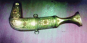 Stolen gold dagger gifted to Nehru recovered; 2 nabbed