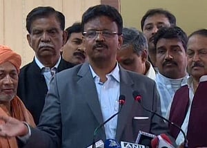TMC min Firhad Hakim terms part of Kolkata port 'mini Pak'