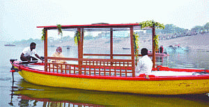 Cong Govts ruined UP: Modi
