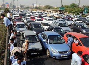 Diesel taxi drivers bring traffic at standstill