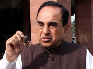 CBI must summon Sonia, Manmohan on Agusta: Swamy