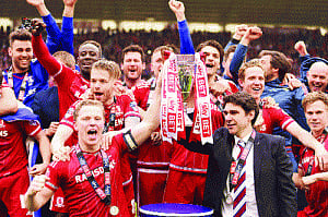 Utd stay in top-4 hunt; Boro promoted