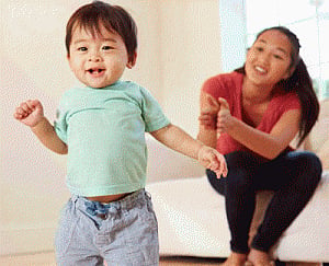 Kids who walk early likely to have stronger bones: study