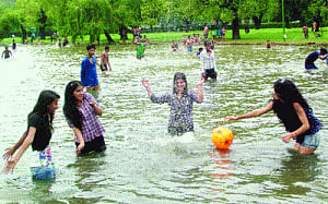 Delhiites get no respite from hot weather