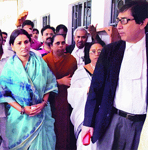 Suspended JD(U) MlC Manorma surrenders