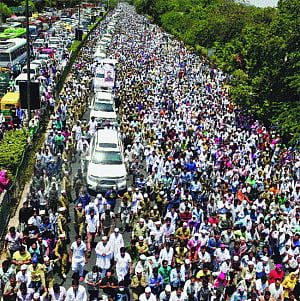 Nirankari chief's funeral chokes city