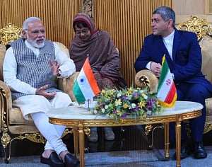 PM Modi accorded ceremonial welcome in Iran