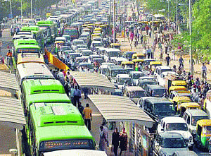 Govt to again send bus lane proposal to l-G, says Jain