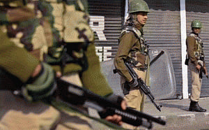 Policeman killed by militants in Pulwama