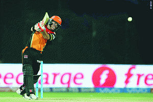 Warner batters lions to reach final