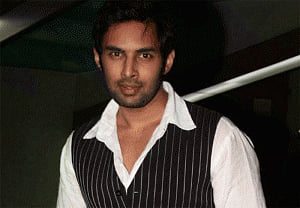 Rahul Singh takes blessings from poor on his B-day