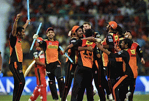 Sunrisers beat RCB by 8 runs to win thrilling IPl finale