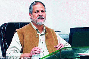 l-G Jung not clearing proposal to regularise guest teachers: AAP