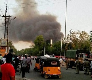 Mathura:Toll climbs to 21, probe ordered, Rajnath speaks to CM
