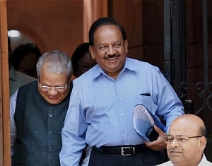 Vardhan seeks Indian-Americans' contribution to India's growth