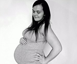 Spending extra week in womb may make kids smarter: study