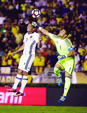 Colombia down Paraguay 2-1