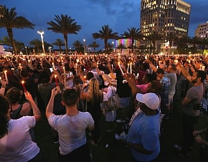 Thousands join Orlando's first official vigil after mass shooting