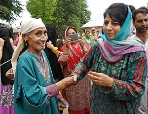 Mehbooba wins Anantnag by-poll by over 12,000 votes