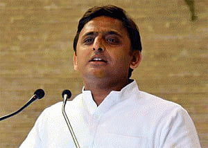 SP revokes merger with Ansari's party, Akhilesh has his way