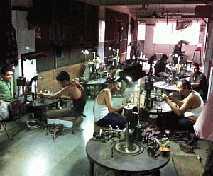 'low wages causing labour shortage in Indian jewellery sector'