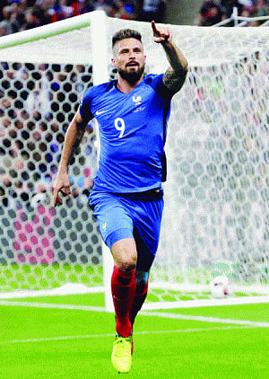 Giroud gunning for Neuer in Euro