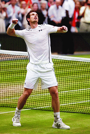 Murray survives five-set thriller