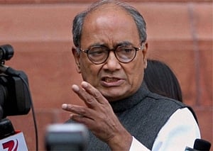 Digvijay rakes up Rajnath's alleged meeting with Pragya Thakur
