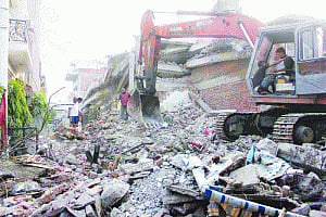 Demolition drive turns deadly for 4