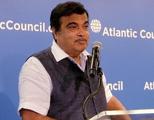 Gadkari discusses intelligent traffic system with US officials