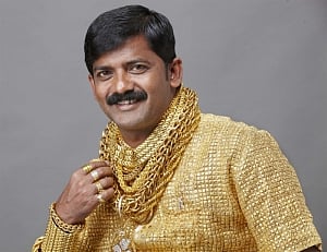 Pune businessman who became famous for 'gold shirt' murdered