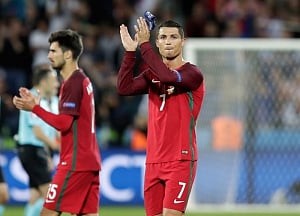 Ronaldo vows to come back stronger after injury